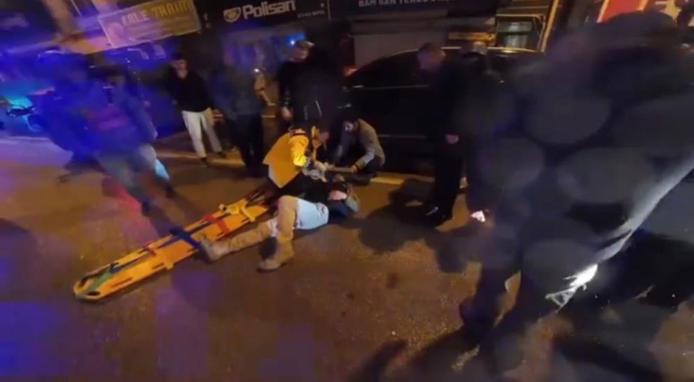 Bandırma’da ilginç olay: Kazada yaralanan yaya cezaevine gönderildi Bandırma’da otomobil çarpması sonucu hastaneye kaldırılan şahıs, arandığı ortaya çıkınca