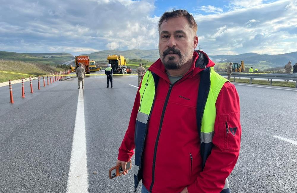 Balıkesir’deki uçak kazasına tanık olan şoför: Bütün parçalar önüme düştü Balıkesir’de F-16 tipi savaş uçağının kaza kırıma uğramasıyla Hava Pilot