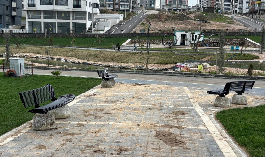 Bandırma Malta Parkı ziyaretçilerine hazırlanıyor Bandırma Belediyesi, Malta Parkı’nda yürüttüğü çevre düzenleme çalışmalarıyla dikkat çekerken,