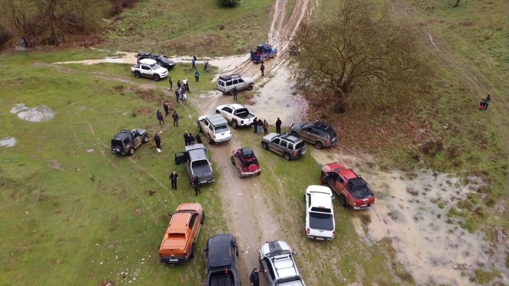 Yağmur ve çamur off-road tutkunlarını durduramadı Balıkesir’de bir araya gelen off-raod tutkunları adrenalin dolu sefer ile