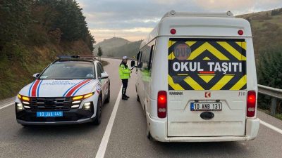 Balıkesir genelinde yürütülen jandarma faaliyetlerinde 289 aranan şahıs yakalandı, okul