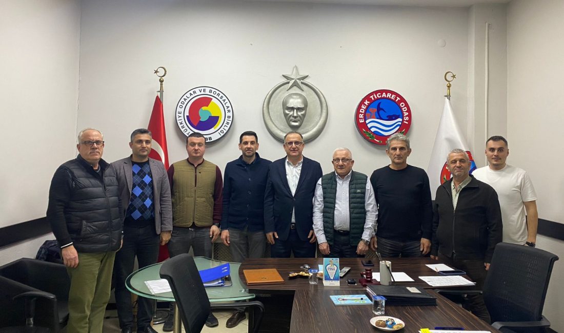 Erdek Ticaret Odası Meclisi’nde ekonomi gündemi Erdek Ticaret Odası meclis üyeleri, finansal okuryazarlık eğitiminin ardından Ocak