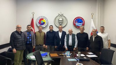 Erdek Ticaret Odası meclis üyeleri, finansal okuryazarlık eğitiminin ardından Ocak