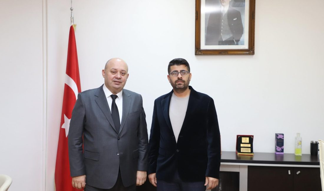 Gönen’de eğitimde iş birliği vurgusu Gönen Belediye Başkanı İbrahim Palaz, Gönen Meslek Yüksekokulu Müdürü Doç.