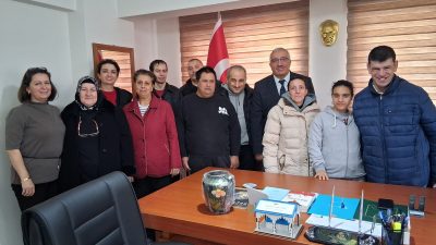 Erdek ENGEL-DER Engelli Derneği üyeleri ve öğrencileri, Erdek İlçe Müftülüğü’nü