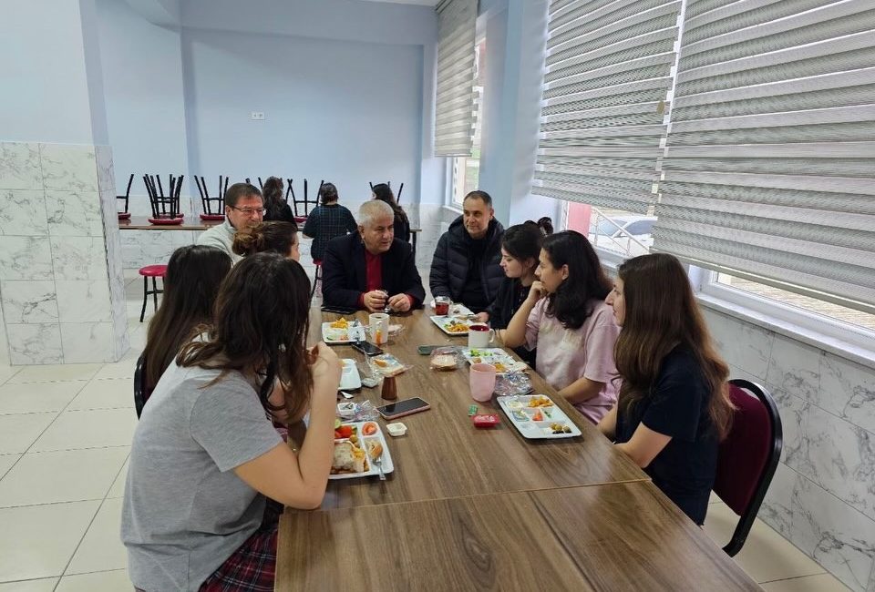 Balıkesir İl Milli Eğitim Müdürü Selehattin Kal ve beraberindeki heyet,