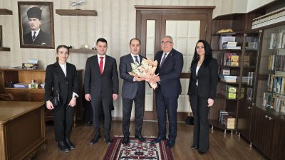 Vergi Haftası etkinlikleri çerçevesinde Vergi Dairesi Müdürü Mehmet Cengiz ve