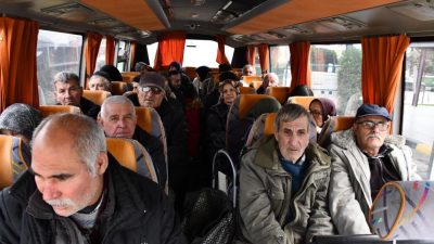 Yıldız Mahallesi’nde bulunan eski köprünün yaşanan kuvvetli yağışta yıkılmasıyla bölge