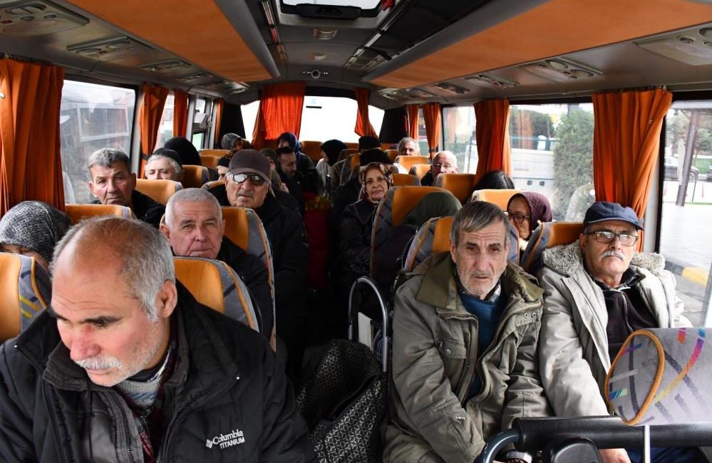 Yıldız Mahallesi’nde bulunan eski köprünün yaşanan kuvvetli yağışta yıkılmasıyla bölge