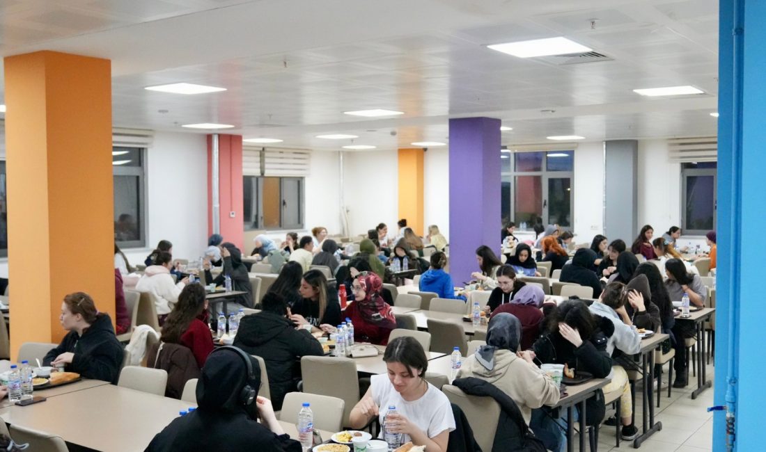 Özalp Bandırma yurtlarında incelemelerde bulundu Balıkesir Gençlik ve Spor İl Müdürü Adem Özalp, Ramazan ayı