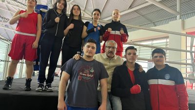 Balıkesir’de düzenlenen Okul Sporları İl Şampiyonası müsabakalarında yarışan Burhaniyeli genç