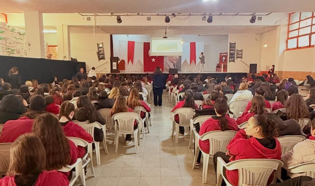 Bandırma’da lise öğrencilerine “Deprem Farkındalık Eğitimi” İnşaat Mühendisleri Odası Bandırma Temsilciliği ile Bandırma Dağcılık Arama ve