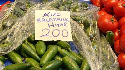Sebze ve meyve fiyatlarında yükselen ürünler arasında salatalık hıyar 200