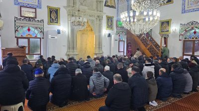 Doğanpınar Mahallesi’nde 72 yıldır sürdürülen bayramlaşma geleneği bu yıl da