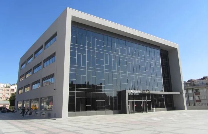 Bandırma Belediyesi’nden Dolandırıcılık Uyarısı Bandırma Belediyesi, bazı kişilerin Belediye Başkanı Dursun Mirza adına vatandaşları