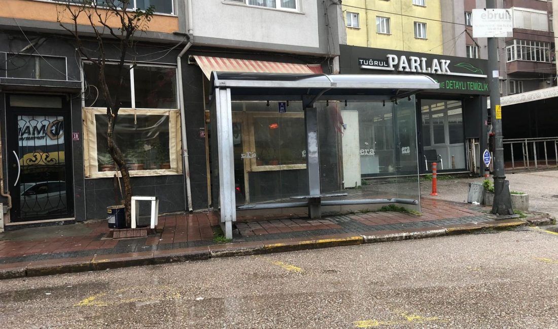 Bandırma’da  sabah saatlerinde çıkan kavgada 1 kişi hayatını kaybetti. Edinilen
