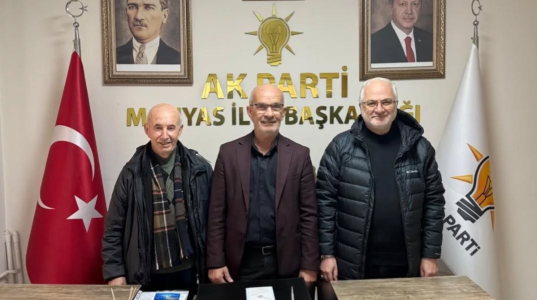 AK Parti Bandırma’dan Manyas’a teşkilat ziyareti AK Parti Bandırma İlçe Kadın Kolları Başkanı ve teşkilat üyeleri,