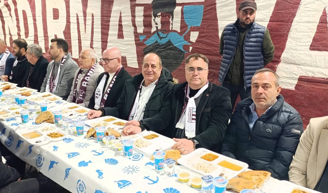 Bandırmaspor Taraftarlar Derneği’nin her yıl Ramazan ayında düzenlediği geleneksel iftar