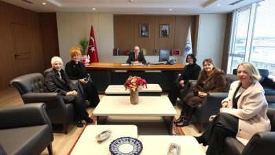 Türk Anneler Derneği Bandırma Şubesi yöneticileri, Rektör Prof. Dr. İsmail