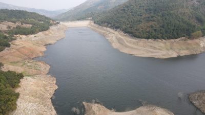 Yenice–Gönen Barajı’nda doluluk oranı yüzde 103’e ulaştı, kontrollü su tahliyesi