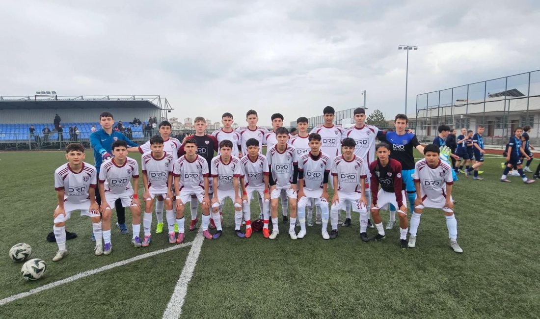 Bandırmaspor U15 Takımı Play-Off Biletini Aldı U15 Gelişim Ligi’nde sezonu 3. sırada tamamlayan Bandırmaspor, play-off’ta Altınordu