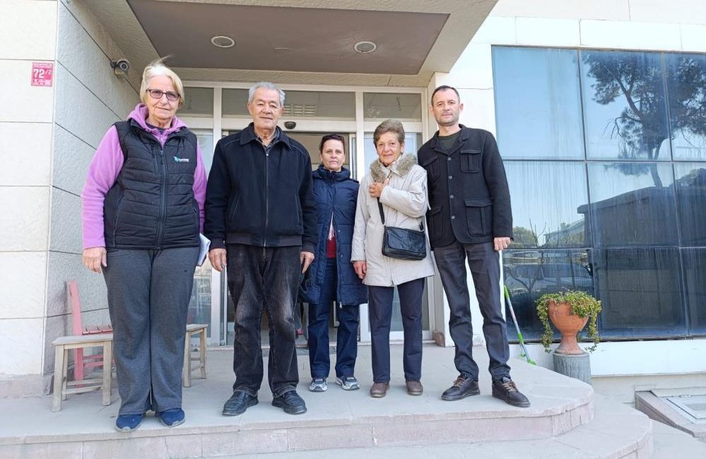 Burhaniye’de vatandaşların baz istasyonu tepkisi Burhaniye’de kurulmak istenen baz istasyonu, mahalle sakinlerinin tepkisine yol açtı.