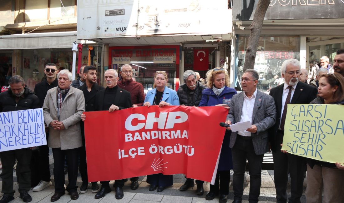 CHP Bandırma’dan esnaf için yapılandırma ve sicil affı çağrısı CHP Bandırma İlçe Örgütü, İstiklal Caddesi’nde yaptığı basın açıklamasıyla ekonomik