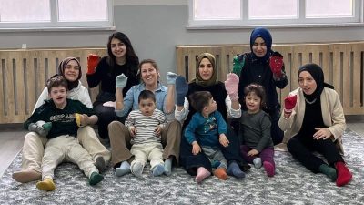 21 Mart Down Sendromu Farkındalık Günü’nde düzenlenen boyama etkinliği, öğrenciler