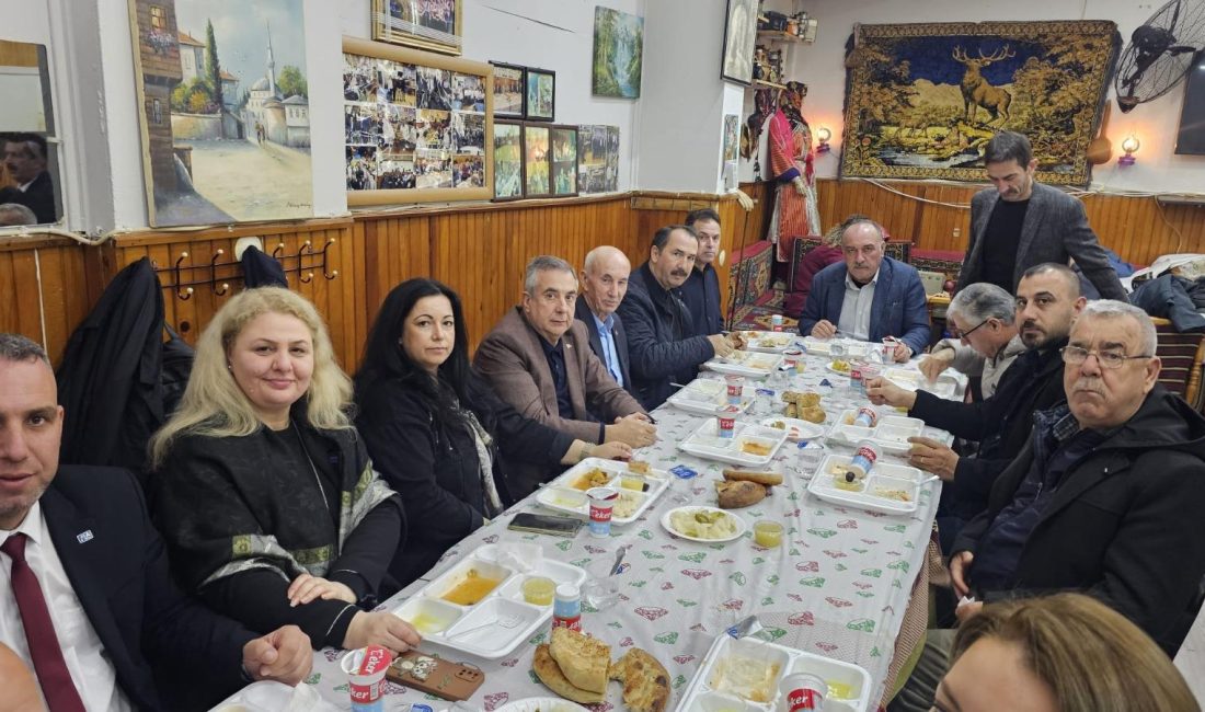 Bandırma’da Dursunbeyliler Aynı Sofrada Buluştu Güney Marmara Dursunbeyliler Kültür ve Yardımlaşma Derneği’nde 850 kişilik iftar