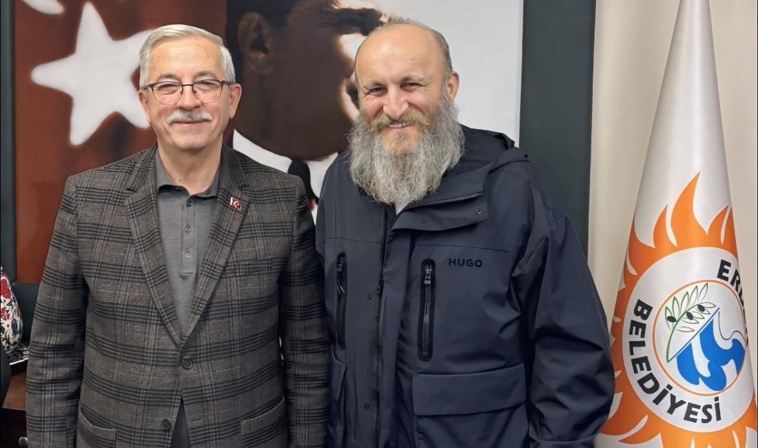 Çetin Altay’dan Başkan Burhan Karışık’a ziyaret Türk tiyatro ve sinema oyuncusu Çetin Altay, Erdek Belediye Başkanı