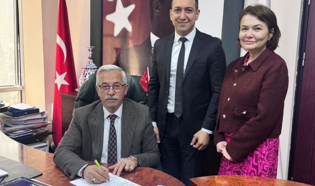 Erdek Belediyesi ile Halkbank Arasında Promosyon Anlaşması Erdek Belediyesi ile Halkbank arasında imzalanan 3 yıllık anlaşma kapsamında