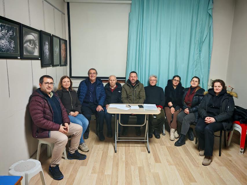 FOTOĞRAF DERNEĞİ GENEL KURULU’NDA BAŞKAN TÜLİN TAN Bandırma Fotoğraf Sanatı Derneği genel kurulunu yaptı. 30 yıl önce