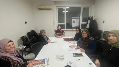 Sosyal Hizmet Merkezi uzmanları, kursiyerlere sağlıklı iletişim ve yaşlı sağlığı
