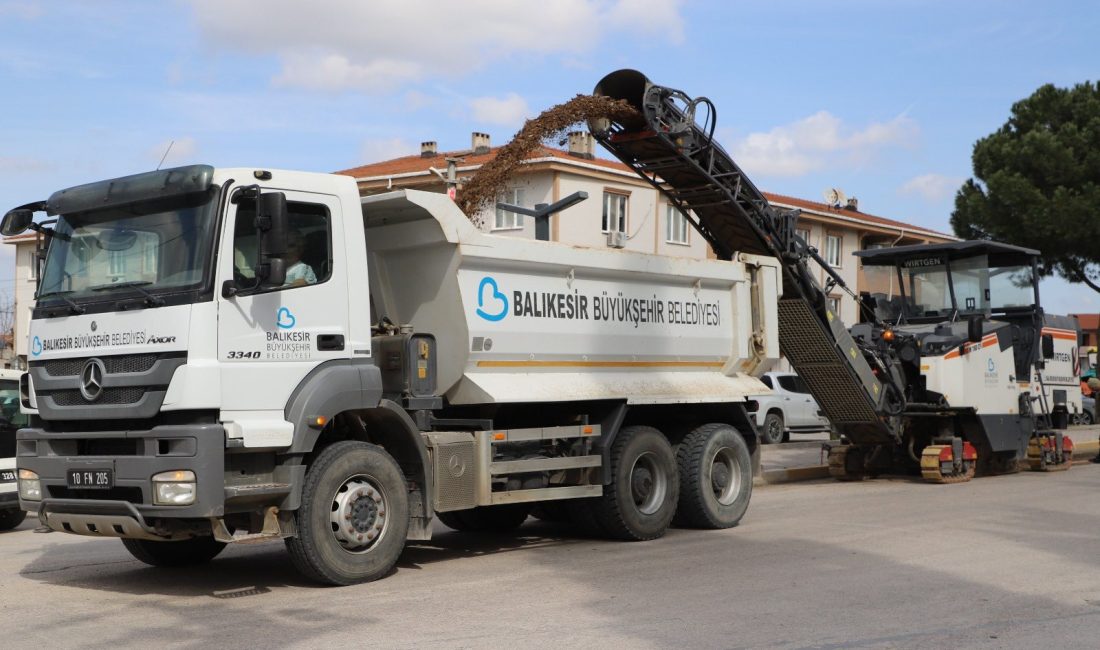 Gönen Mezarlık Çevresinde Ulaşım Konforu İçin Asfalt Çalışması Gönen Belediye Başkanı İbrahim Palaz, Balıkesir Büyükşehir Belediyesi ekiplerinin şehir