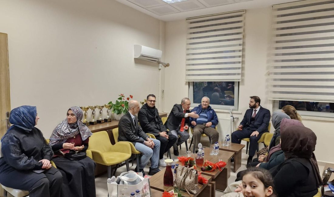 Bandırma’da şehit aileleri ve öğrenciler iftar sofrasında buluştu Bandırma Gençlik ve Spor İlçe Müdürlüğü tarafından İstiklal Marşı’nın kabulünün