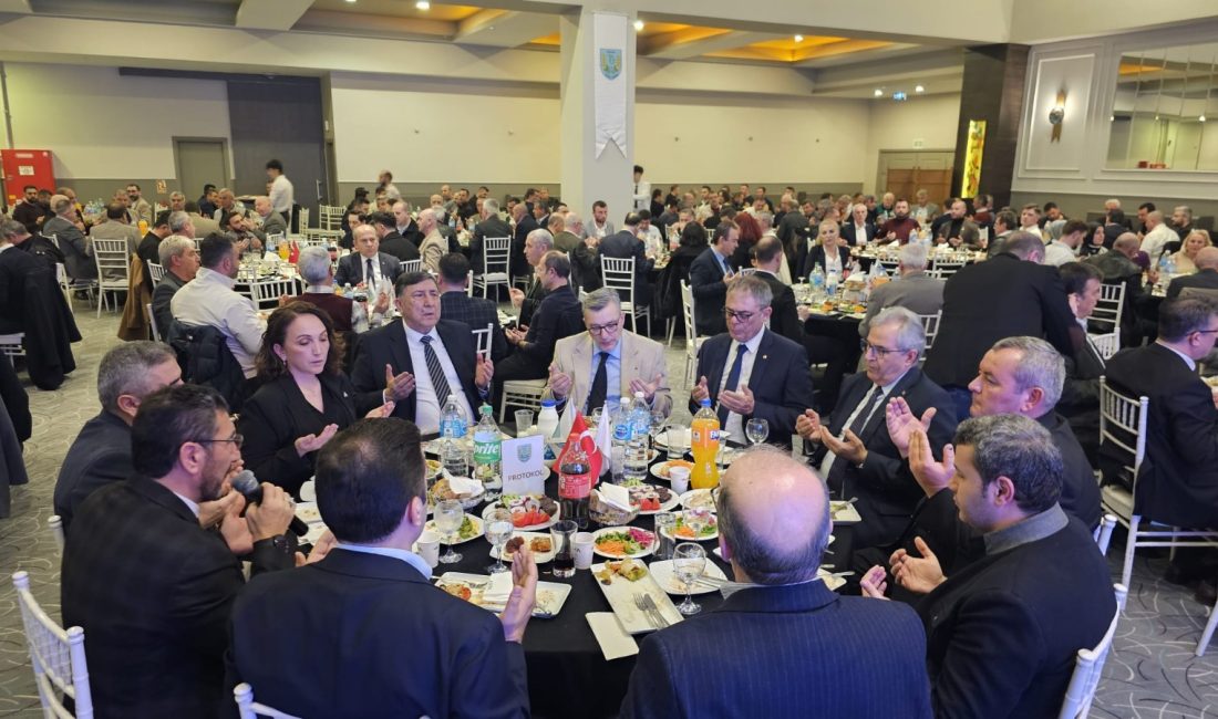 2025 yılı faaliyet toplantısının ardından düzenlenen iftar programında ilçe protokolü,