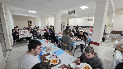 Bandırma’da Enerjisa Bandırma Fen Lisesi pansiyonunda düzenlenen iftar programında Kaymakam
