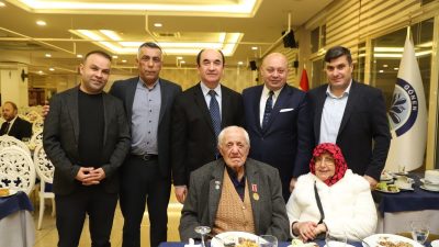 Gönen Belediyesi’nin düzenlediği iftar programında protokol üyeleri, sivil toplum kuruluşları