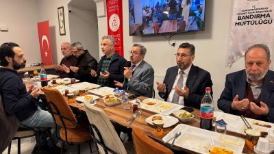 Balıkesir İl Müftüsü Hasan Hayri Yaşar, Bandırma’da düzenlenen iftar programında