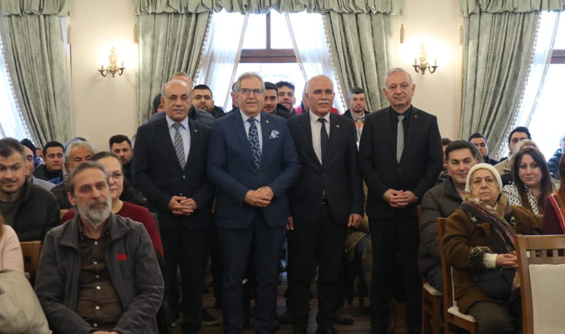 Bandırma’da belediyeden bayram buluşması Ramazan Bayramı arifesinde düzenlenen bayramlaşma programında Bandırma protokolü ve vatandaşlar
