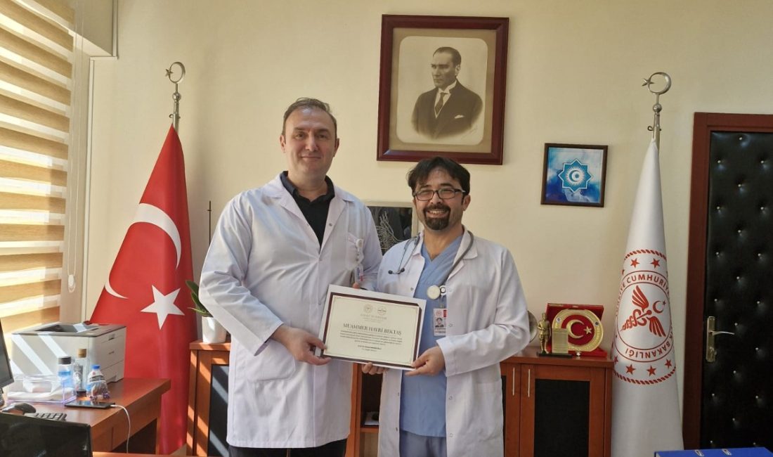 Bandırma’da Dr. Bektaş’a Sağlık Bakanlığı’ndan ödül Bandırma Eğitim ve Araştırma Hastanesi doktorlarından Muammer Hayri Bektaş, 14