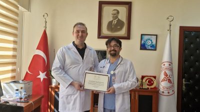 Bandırma Eğitim ve Araştırma Hastanesi doktorlarından Muammer Hayri Bektaş, 14