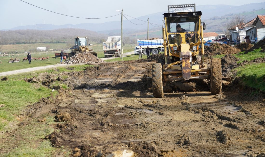 Susurluk’ta altyapı ve yol çalışmaları devam ediyor Susurluk Belediye Başkanı Hakan Yıldırım Semizel, Reşadiye Mahallesi’ndeki yol ve