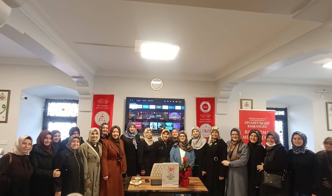 Bandırma’da kadınlara aile içi iletişim anlatıldı Dr. Semin Güler Oğurtan, Bandırma Gençlik Merkezi’nde düzenlenen konferansta aile