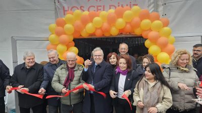 Bandırma’da düzenlenen festivalde kadın üreticiler bir araya gelerek el emeği
