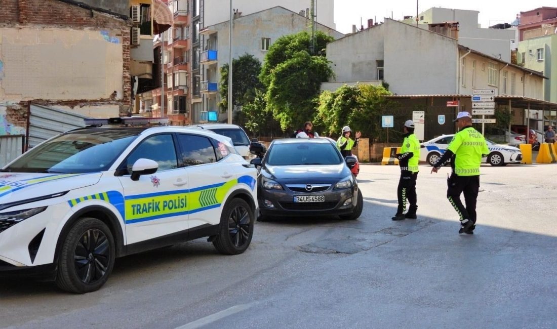 Erdek’te trafik denetimlerinde 2 ayda yüzlerce işlem Erdek’te 2026 yılının ilk iki ayında gerçekleştirilen trafik denetimlerinde sürücü