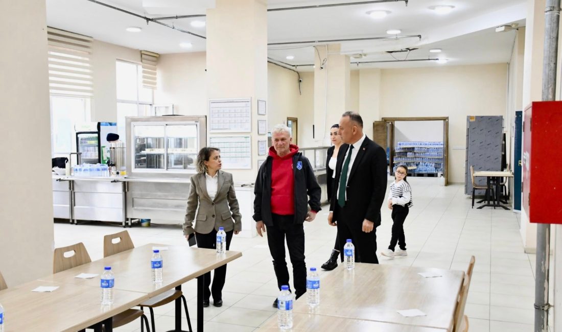 Manyas’ta Spor Tesisleri yatırımı yerinde incelendi Balıkesir Gençlik ve Spor İl Müdürü Adem Özalp, Manyas’ta yapımı