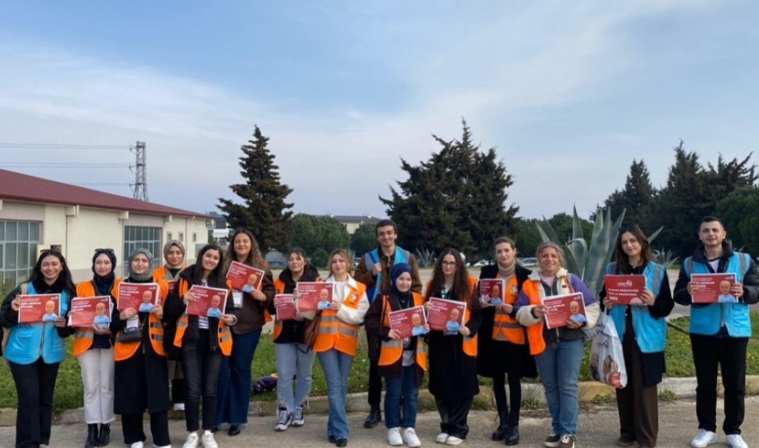 Bandırma’da öğrencilerden LÖSEV için farkındalık etkinliği Bandırma Onyedi Eylül Üniversitesi LÖSEV Fayda Topluluğu, Cumhuriyet Meydanı’nda düzenlediği
