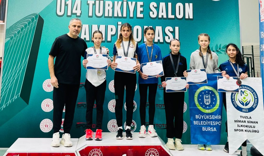 Bursa’da düzenlenen U-14 Salon Atletizm Türkiye Şampiyonası’nda Erdek Atletik NYZ