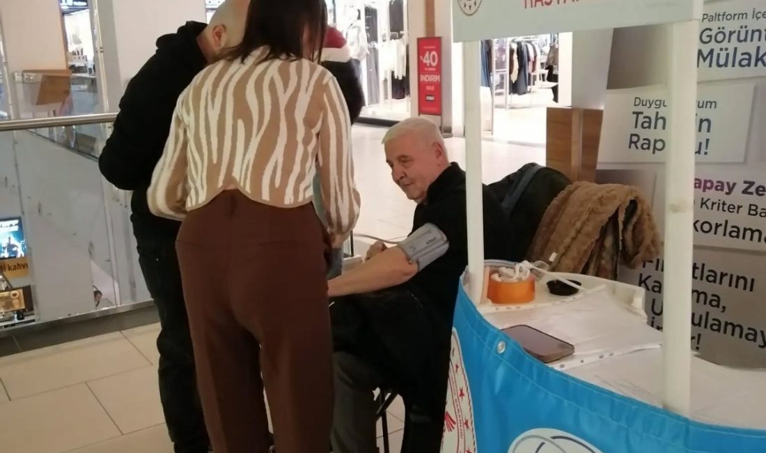 Bandırma Eğitim ve Araştırma Hastanesi personeli, Ramazan ayı süresince vatandaşları
